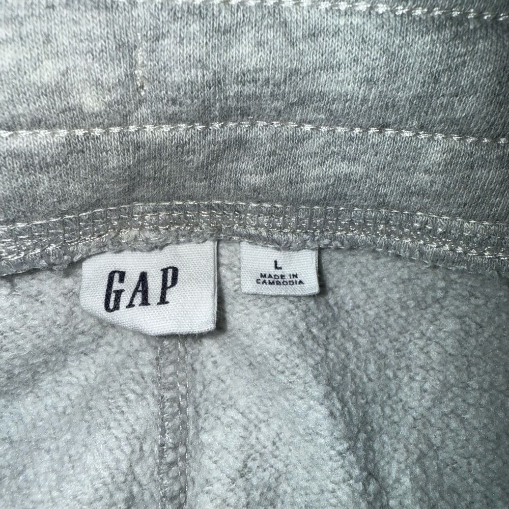 GAP Heather Gray Fleece Sweatpants - Picture 3 of 4